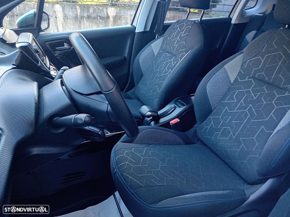 Peugeot 2008 PureTech 130 Stop&Start EAT6 Signature - 17