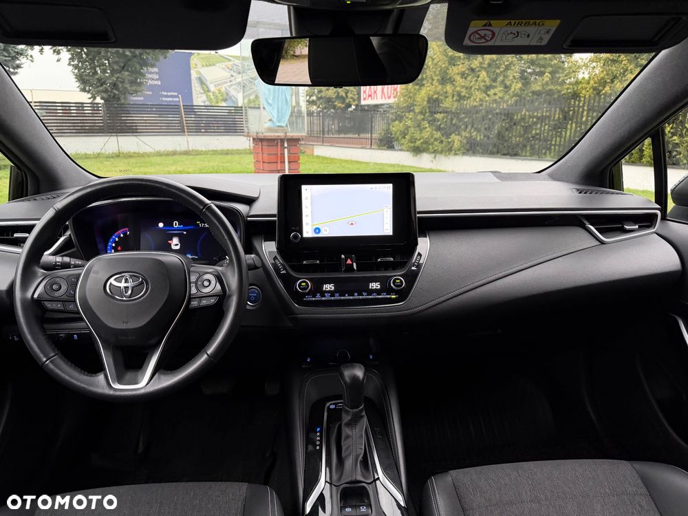 Toyota Corolla 1.8 Hybrid Selection - 13