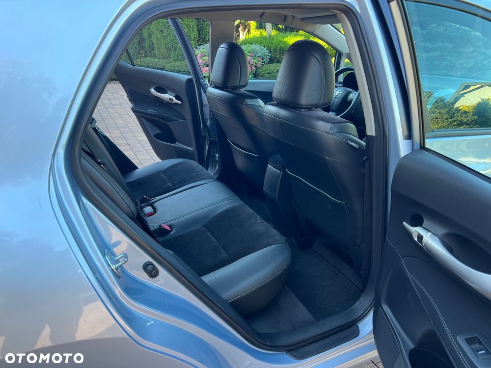 Toyota Auris 1.8 HSD Luna - 21