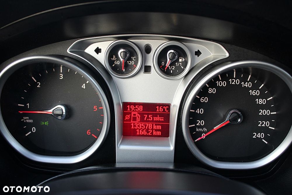 Ford Kuga 2.0 TDCi 4x4 Titanium - 20