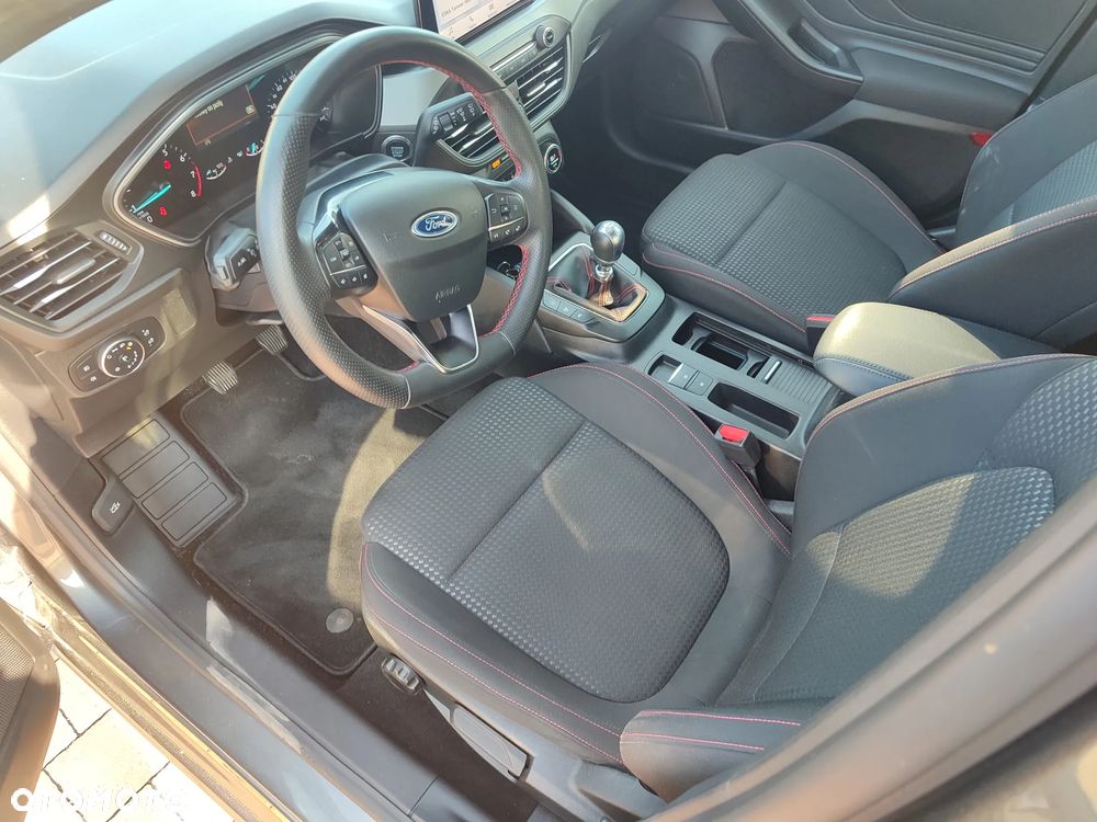 Ford Focus 1.0 EcoBoost Hybrid ST-LINE - 19