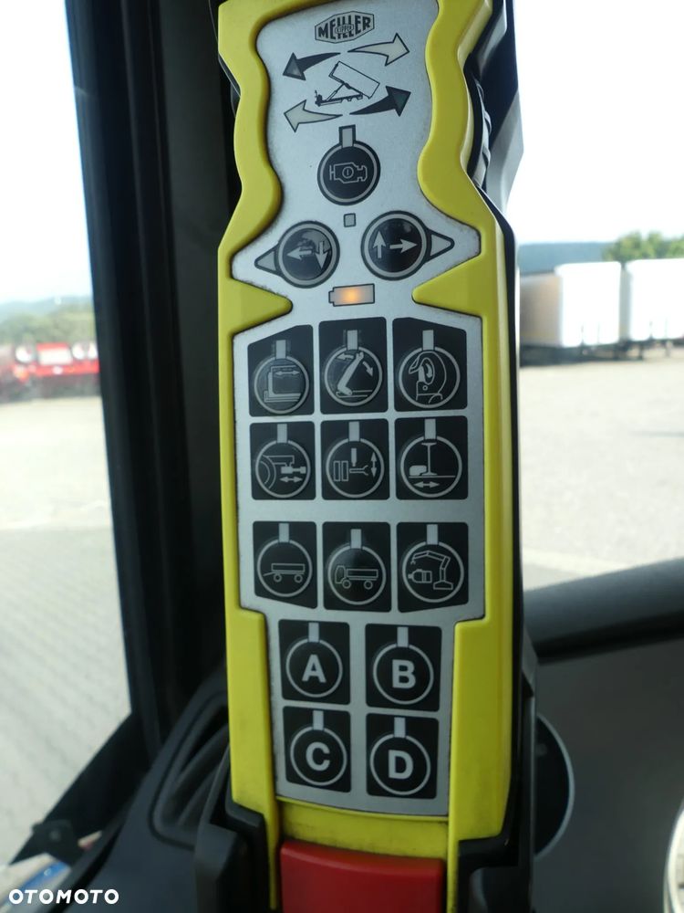 DAF XF 106.510 / 6x2 / HAKOWIEC / RETARDER / EURO 6 / OŚ SKRĘTNA / - 33