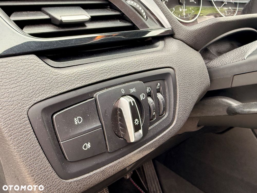 BMW X1 xDrive18d - 22