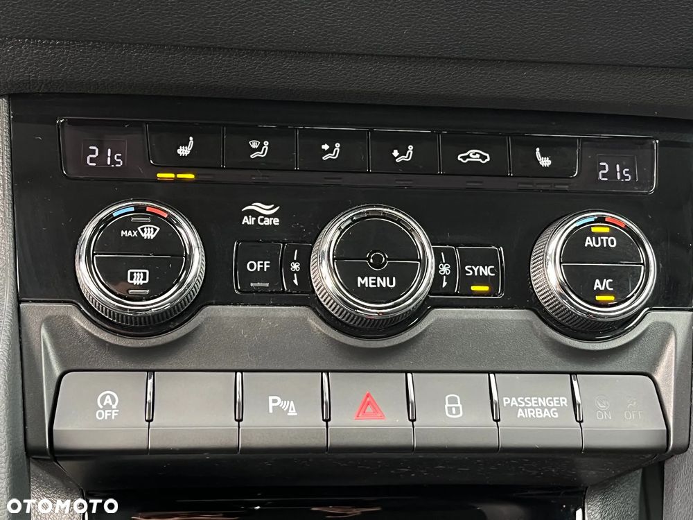 Skoda Karoq 1.5 TSI ACT 4x2 Ambition DSG - 29