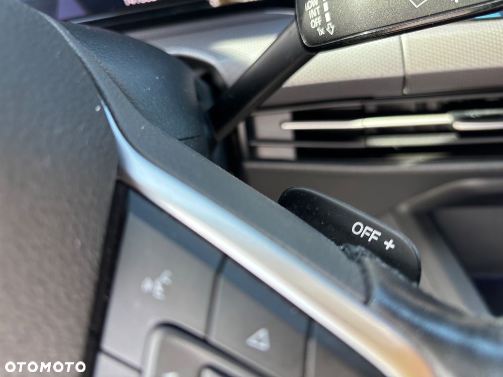 Volkswagen Golf 1.5 eTSI Active DSG - 23