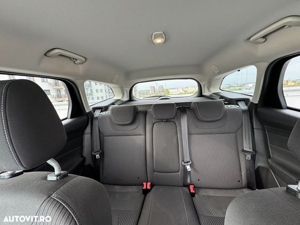 Ford Focus 1.6 TDCI DPF Titanium - 12