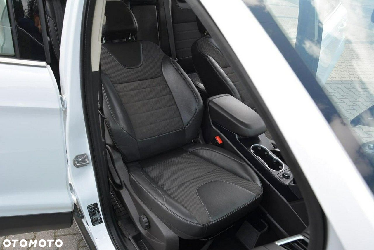 Ford Kuga 2.0 TDCi 2x4 Titanium - 19