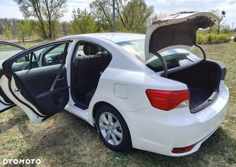 Toyota Avensis 2.0 D-4D Luna - 8