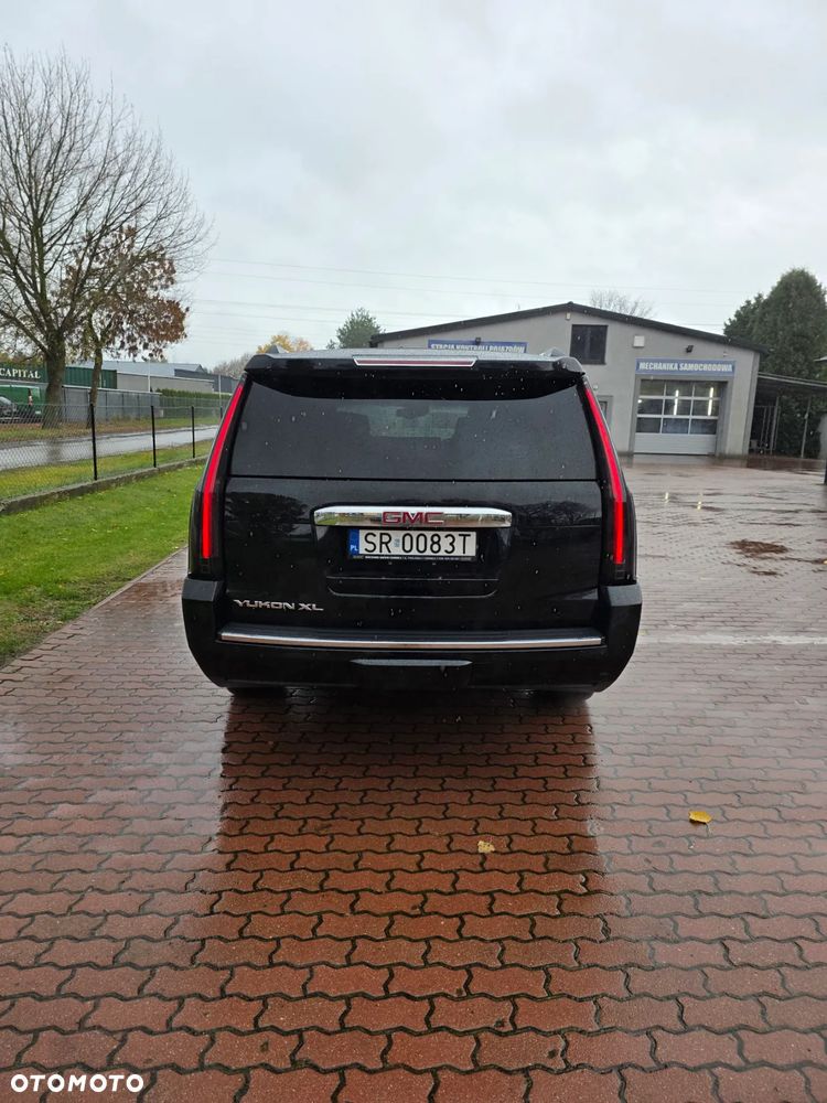 GMC Yukon - 8