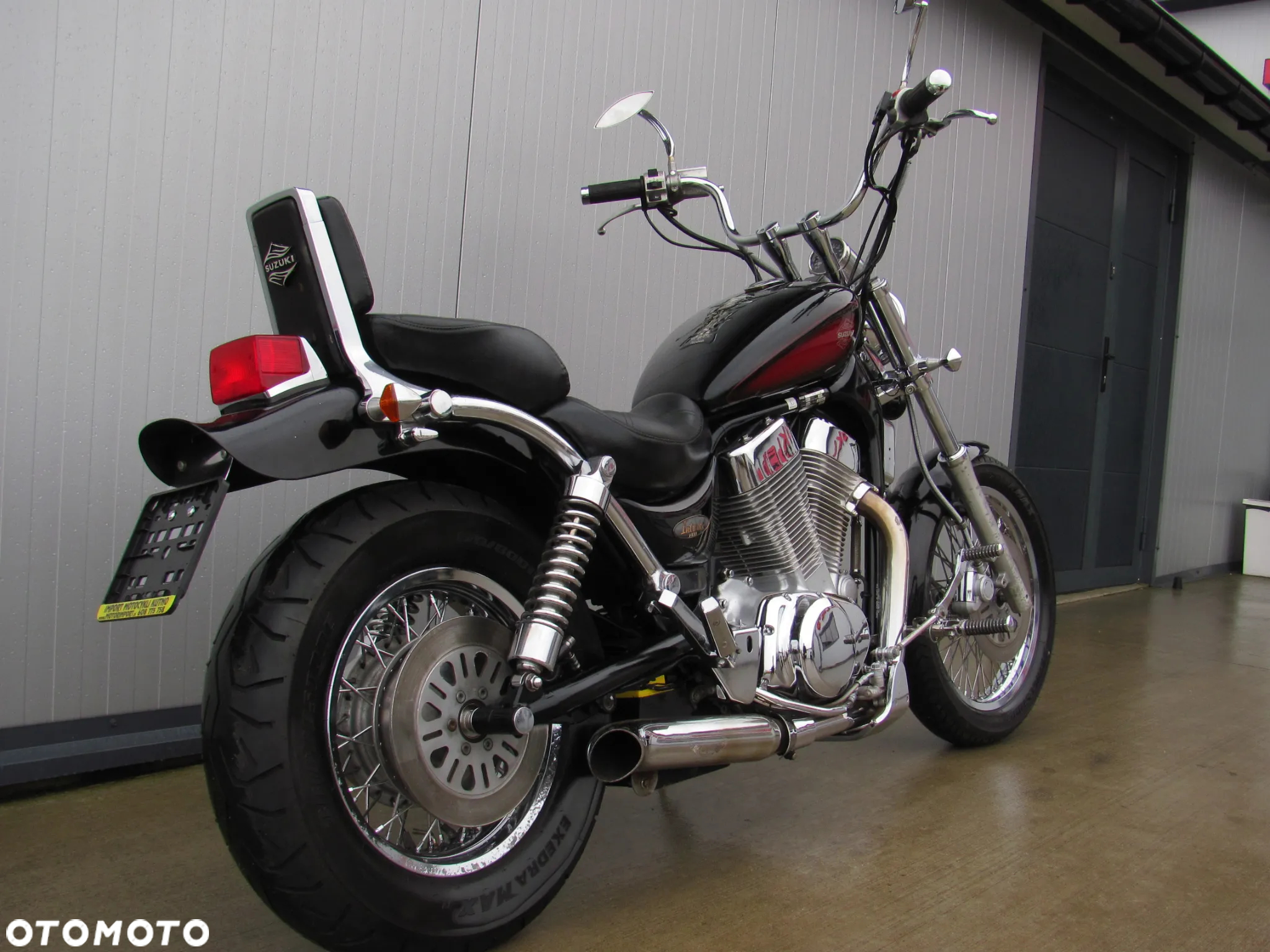 Suzuki Intruder - 3