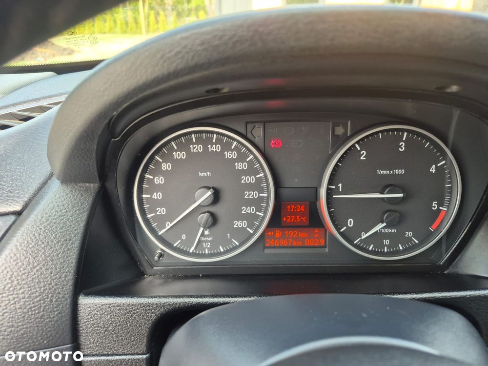 BMW X1 - 10