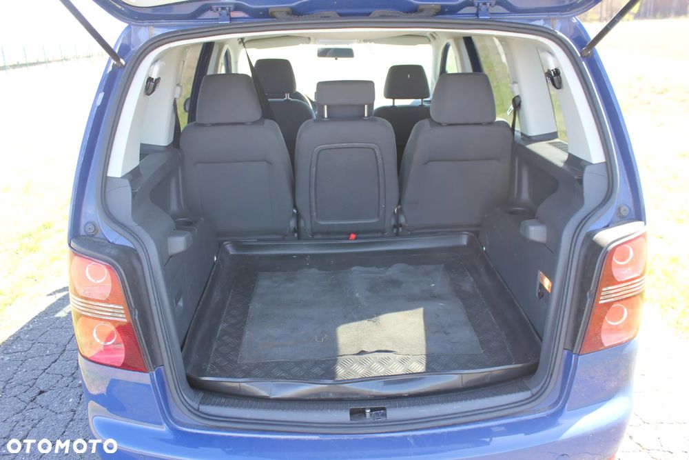 Volkswagen Touran - 6