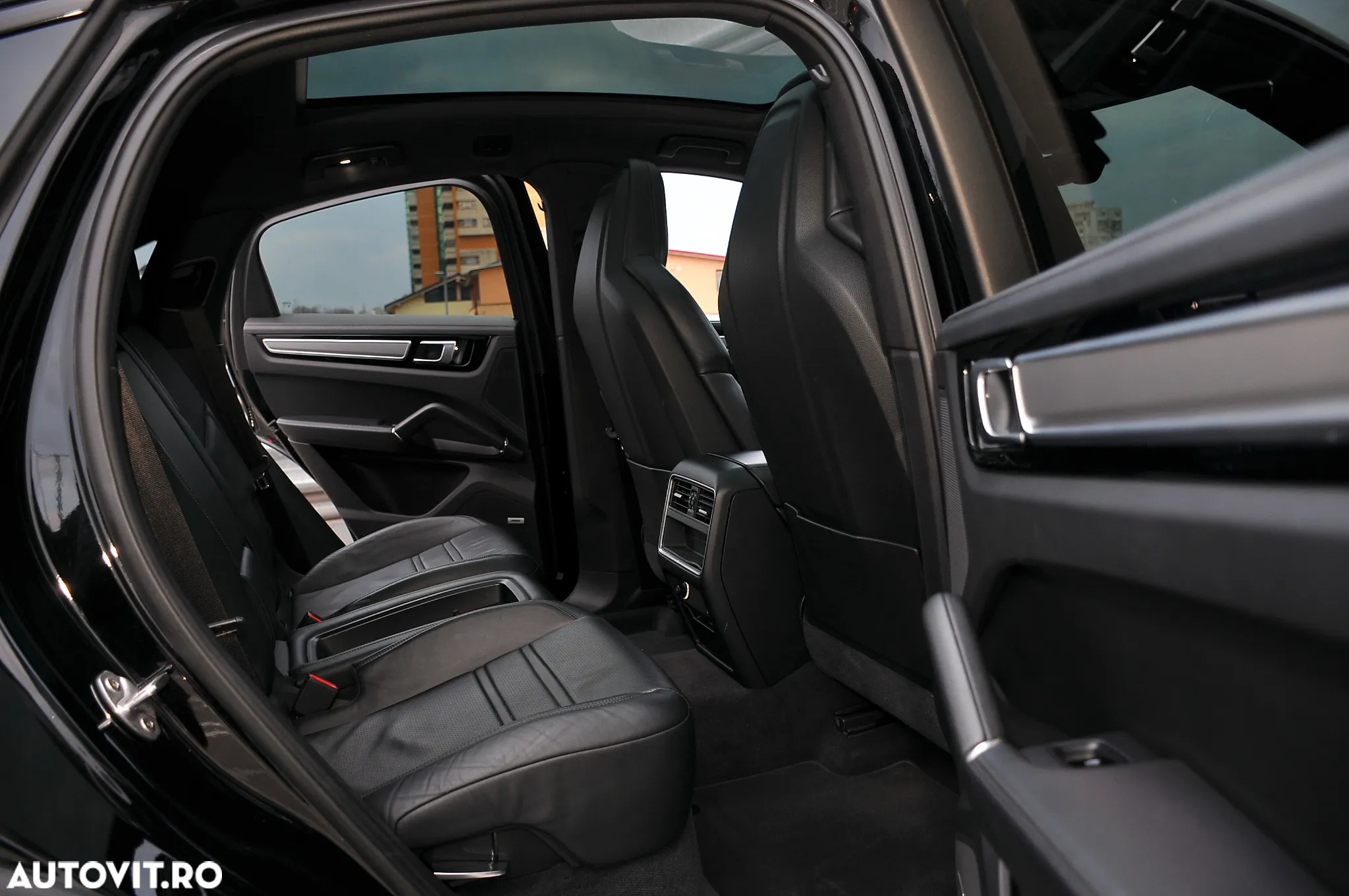 Porsche Cayenne Coupe Tiptronic S Platinum Edition - 6