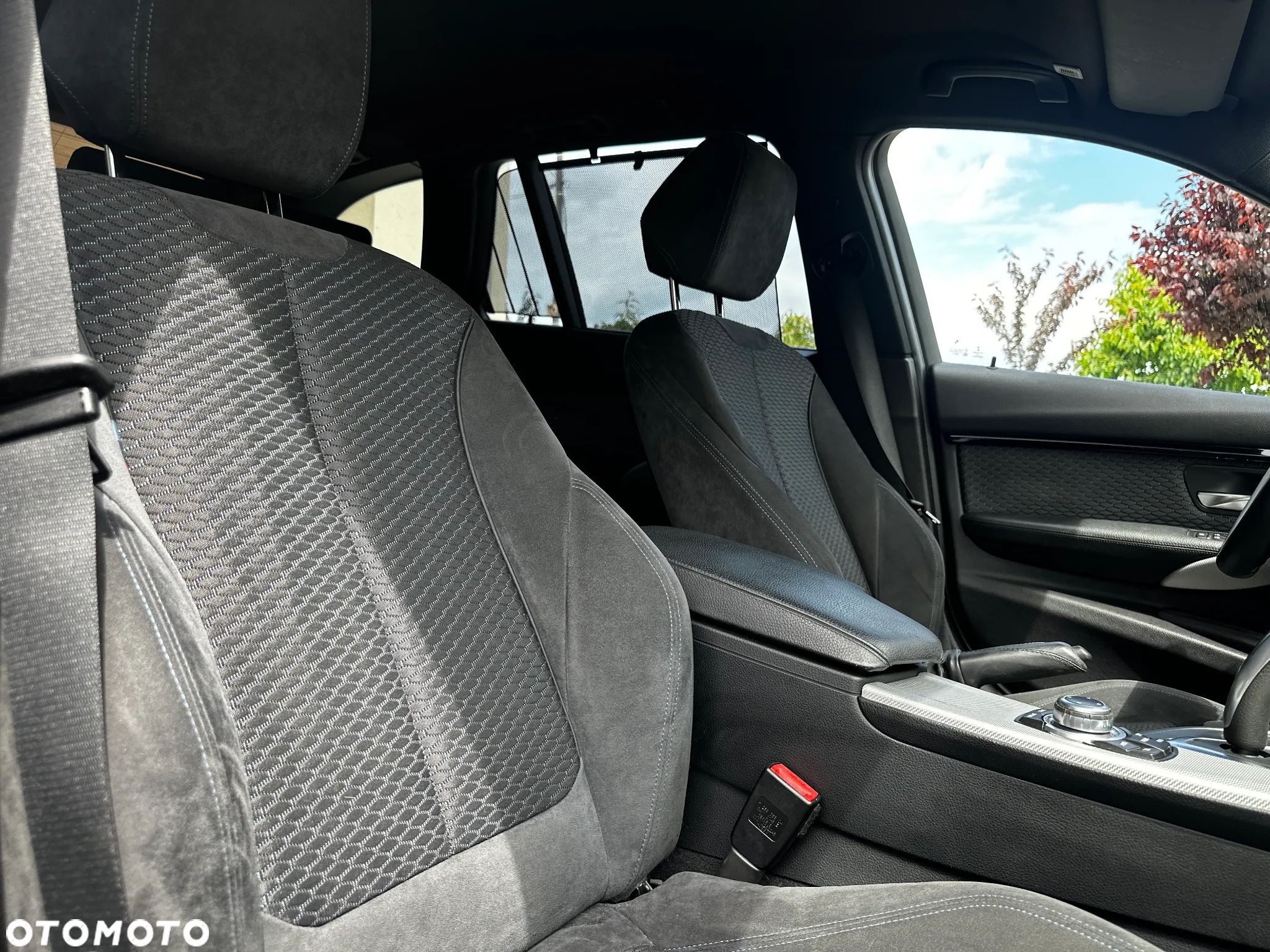 BMW Seria 3 318d Touring Edition M Sport Shadow - 27