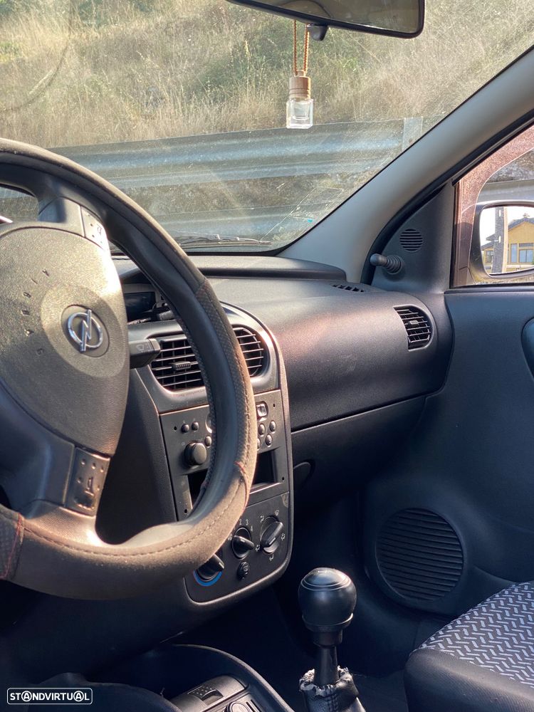 Opel Corsa 1.7 DTi 16V - 9