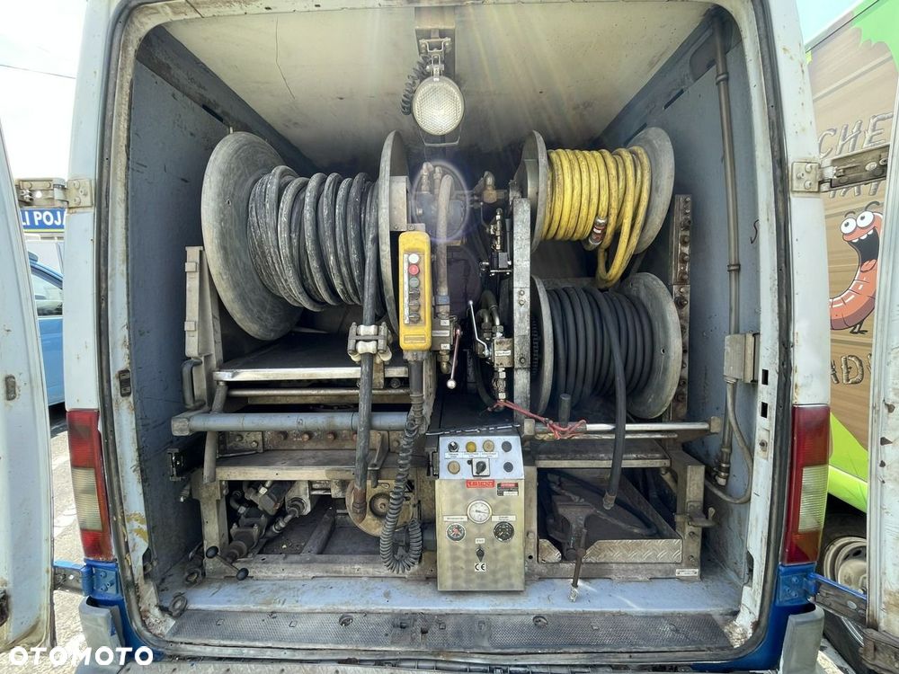 Mercedes-Benz Sprinter - 1