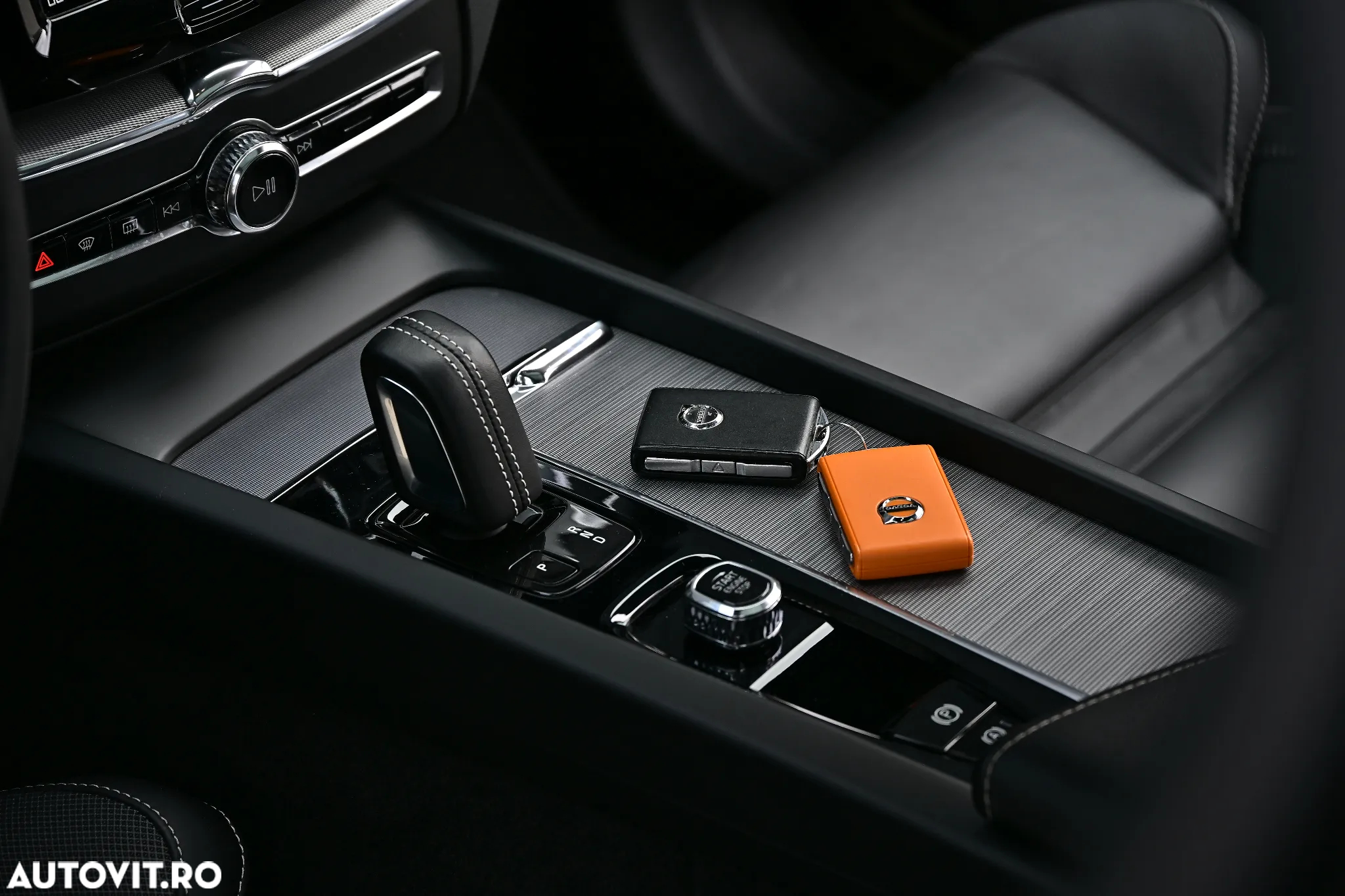 Volvo XC 60 B4 MHEV AT8 AWD R-Design - 11