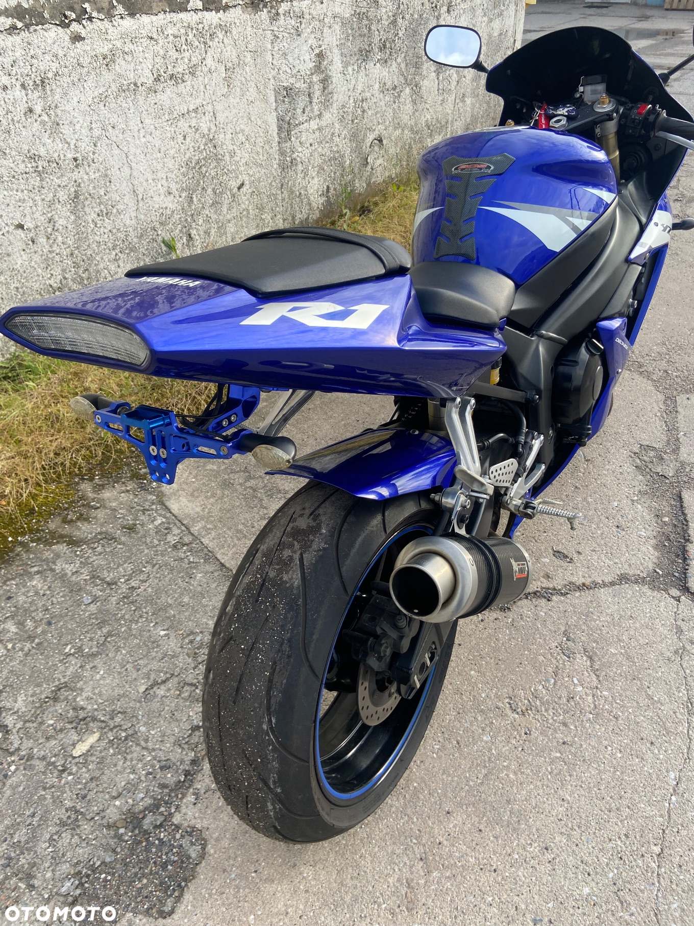 Yamaha R1 - 12
