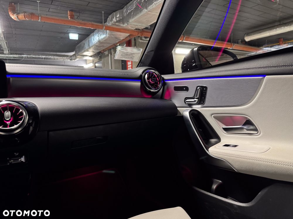 Mercedes-Benz CLA 200 AMG Line 7G-DCT - 33