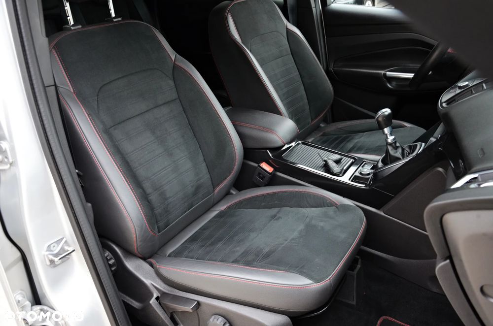Ford Kuga - 38