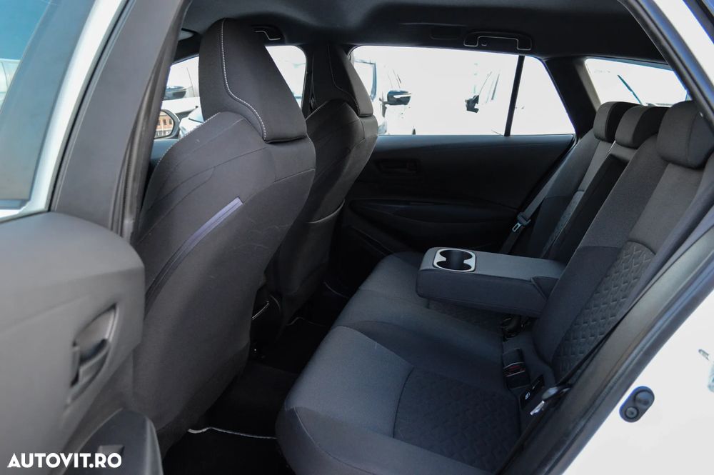 Toyota Corolla 1.8 Hybrid Comfort - 28