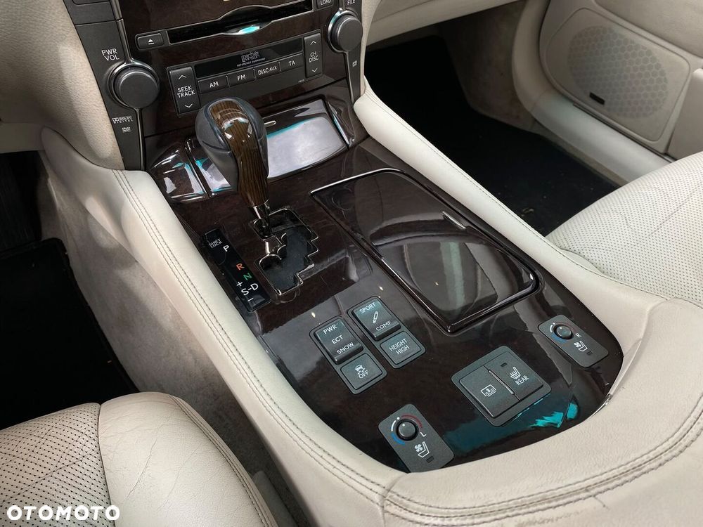 Lexus LS - 20