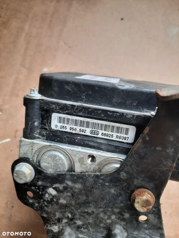 Fabia I pompa ABS 1,4 16V Skoda - 2