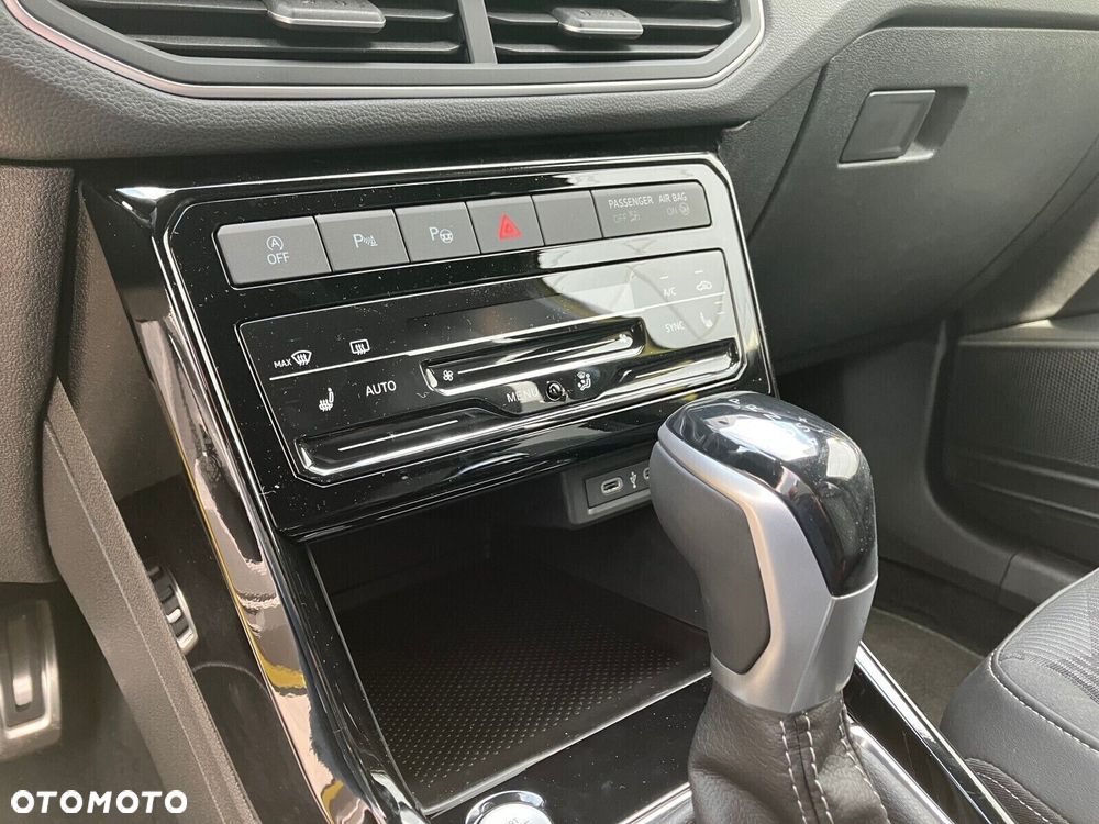 Volkswagen T-Cross - 17