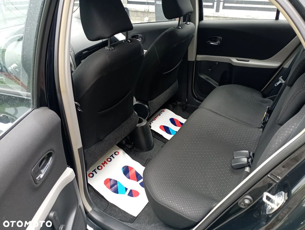 Toyota Yaris 1.0 Sol - 11