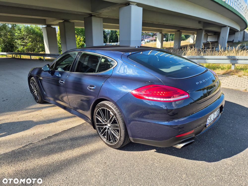 Porsche Panamera 4 Platinum Edition - 8