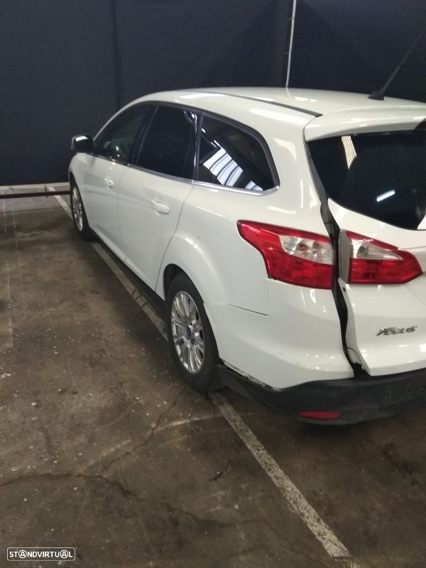 Para Peças Ford Focus Iii Três Volumes - 5