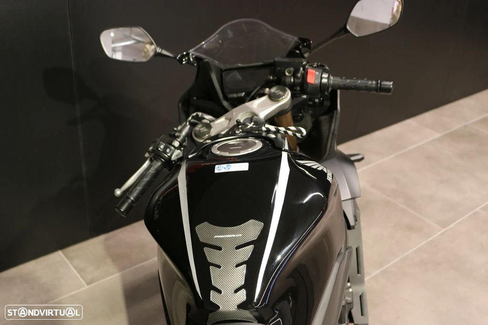 Honda CBR - 7