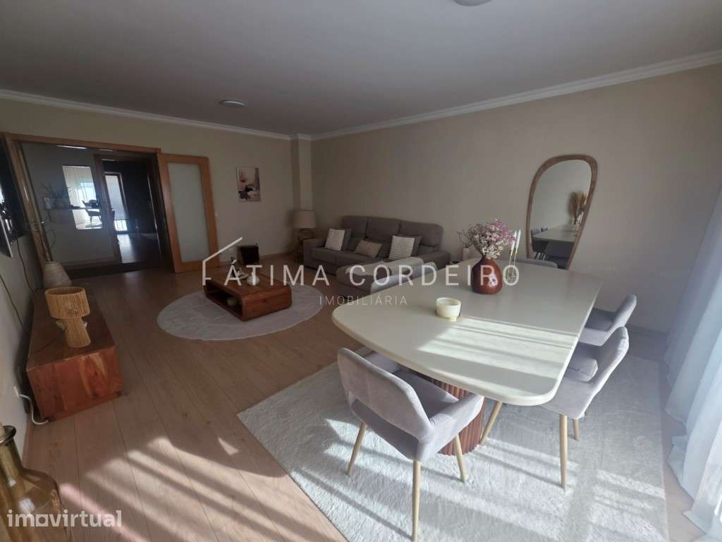 Excelente Apartamento T2 remodelado com parqueamento em ótima local... - Grande imagem: 3/37