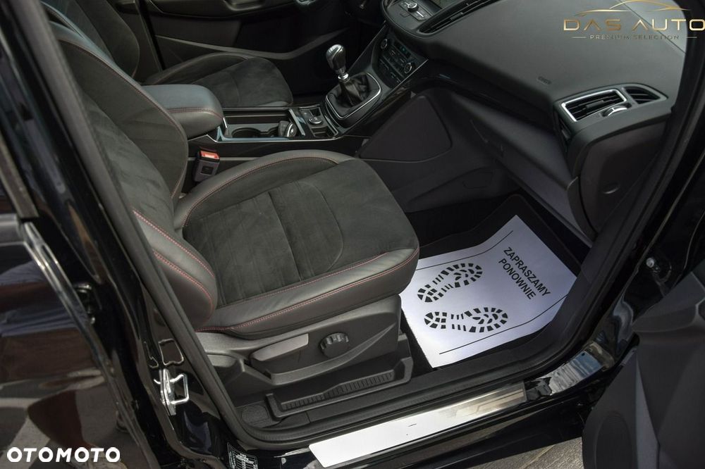 Ford Kuga 1.5 EcoBoost 2x4 ST-Line - 33