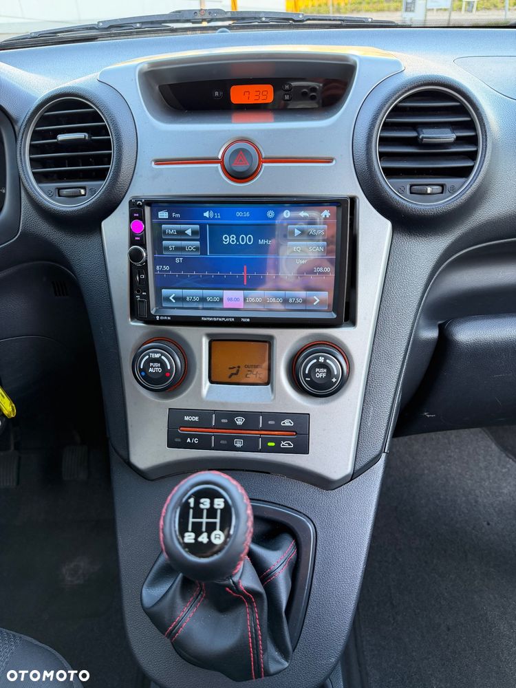 Kia Carens 2.0 CVVT EX - 11