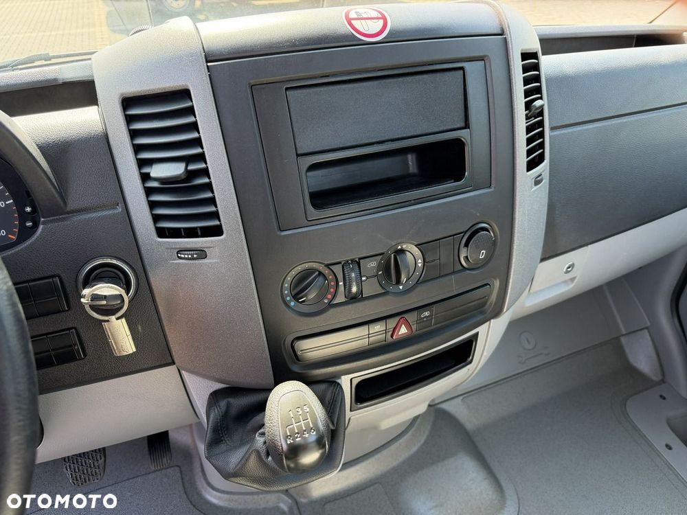 Mercedes-Benz Sprinter - 23