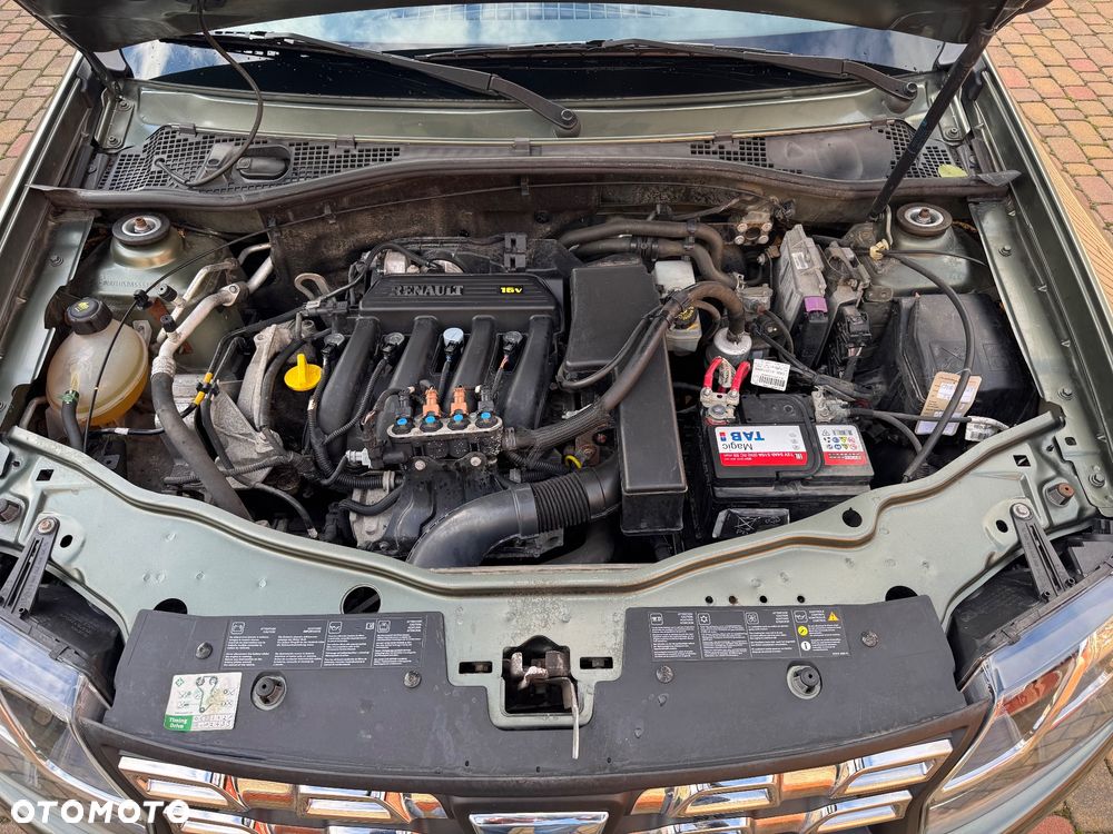 Dacia Duster 1.6 16V 105 4x2 Laureate - 28