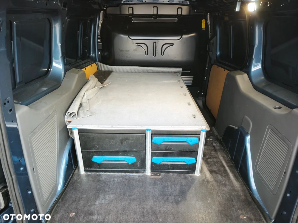 Ford Transit Connect - 9