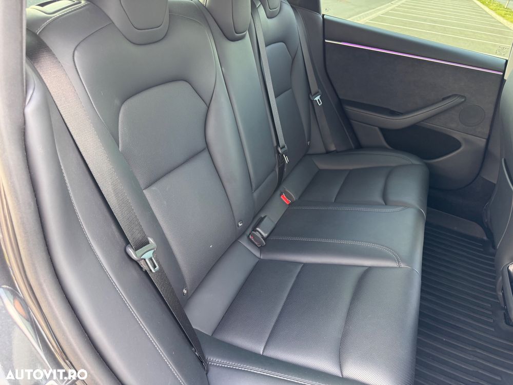 Tesla Model 3 Long Range - 21