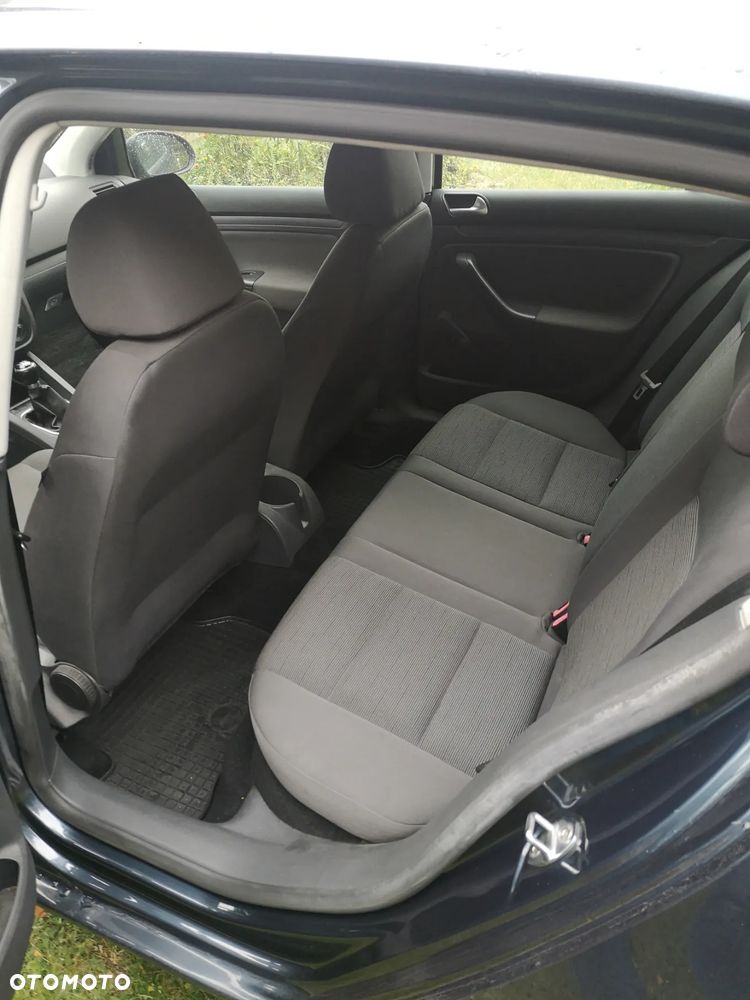 Volkswagen Golf V 1.9 TDI Comfortline - 8