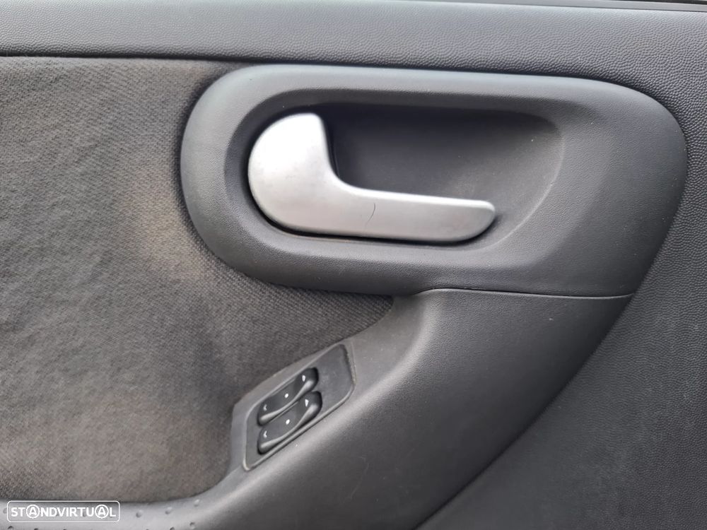 Opel Corsa 1.2 16V Confort - 11