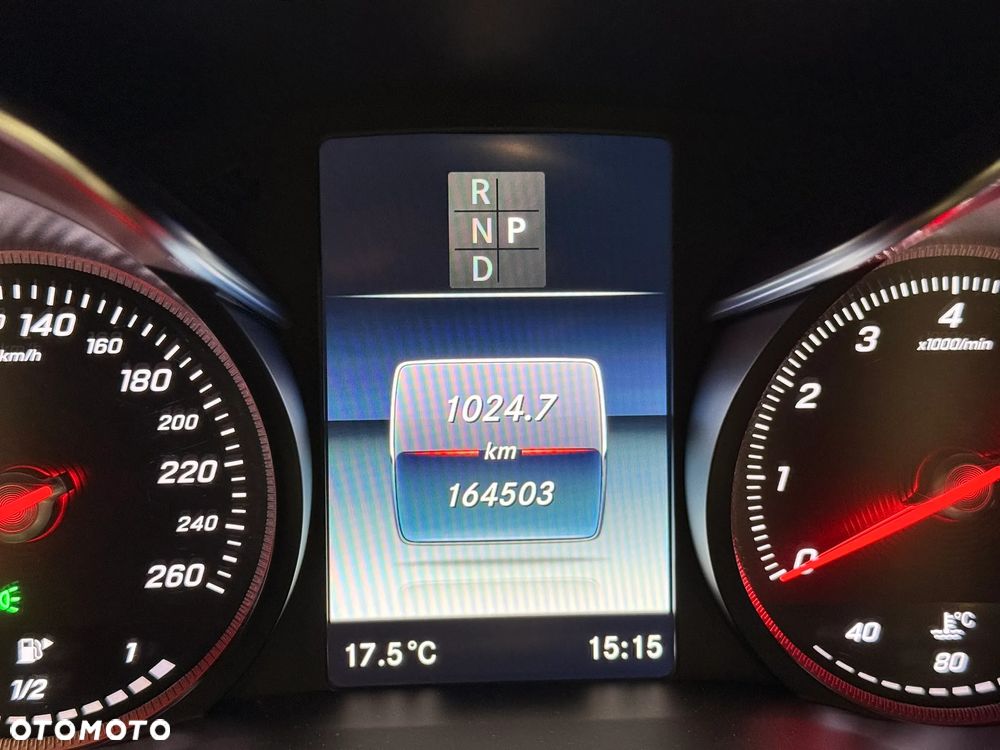 Mercedes-Benz Klasa C 200 4-Matic 9G-TRONIC - 23