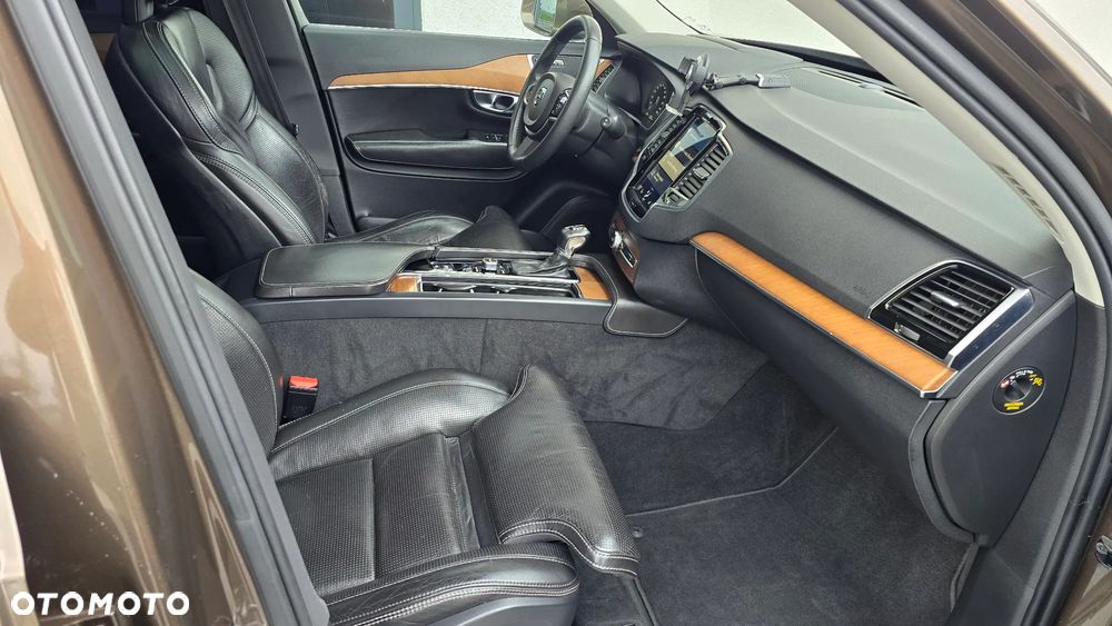 Volvo XC 90 D5 AWD Geartronic Inscription - 13