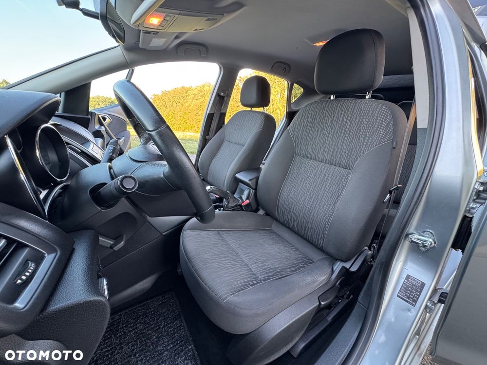 Opel Astra 1.4 Turbo 150 Jahre - 28