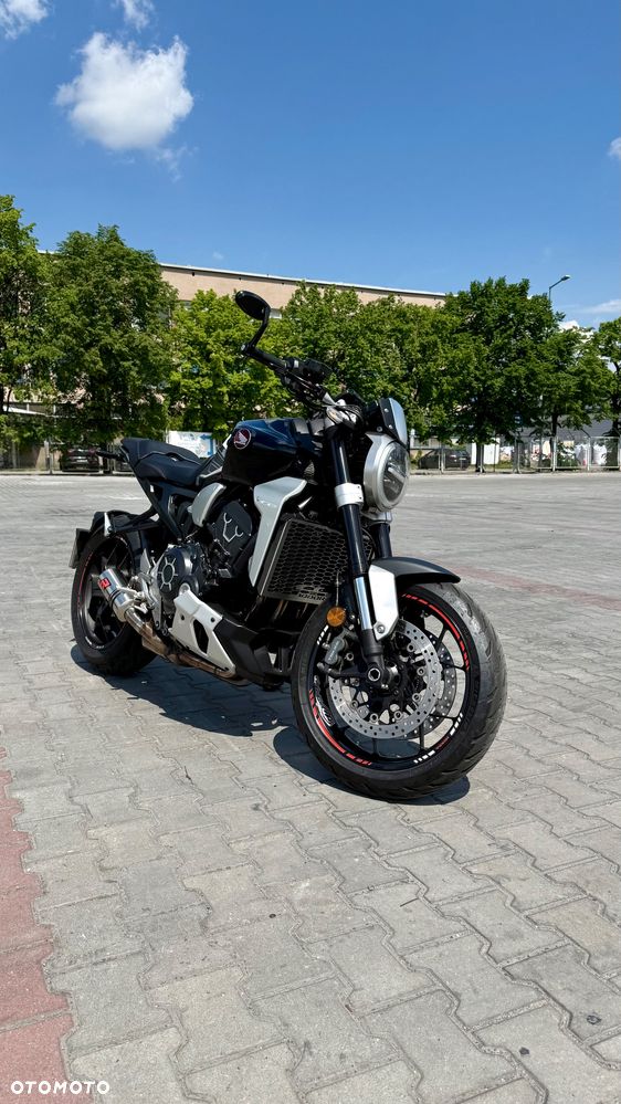 Honda CB - 1