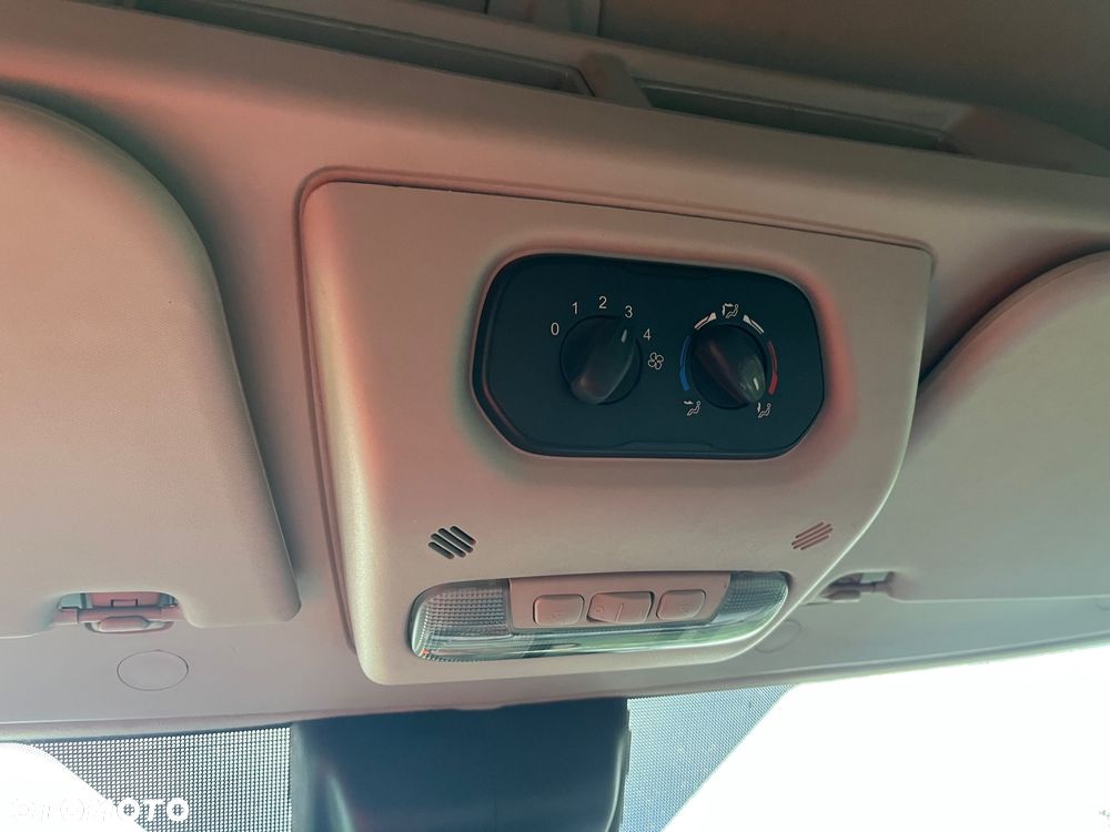 Ford Transit XLT - 12