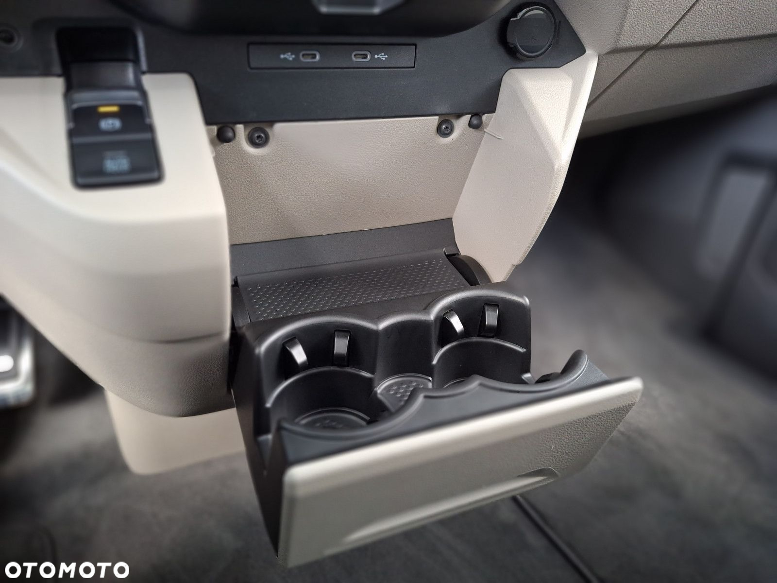Volkswagen Multivan - 15