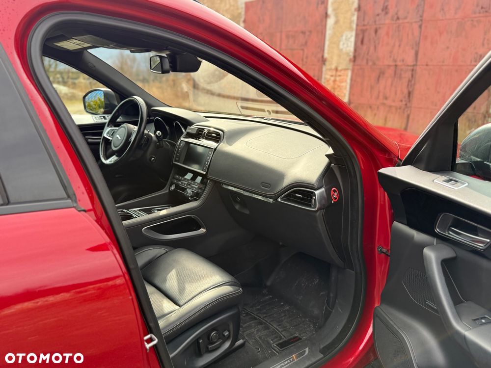Jaguar F-Pace 3.0 V6 AWD R-Sport - 11