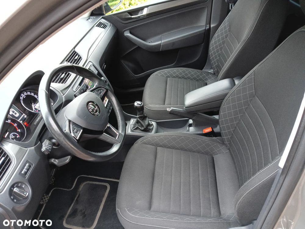 Skoda RAPID Spb 1.0 TSI Ambition - 13