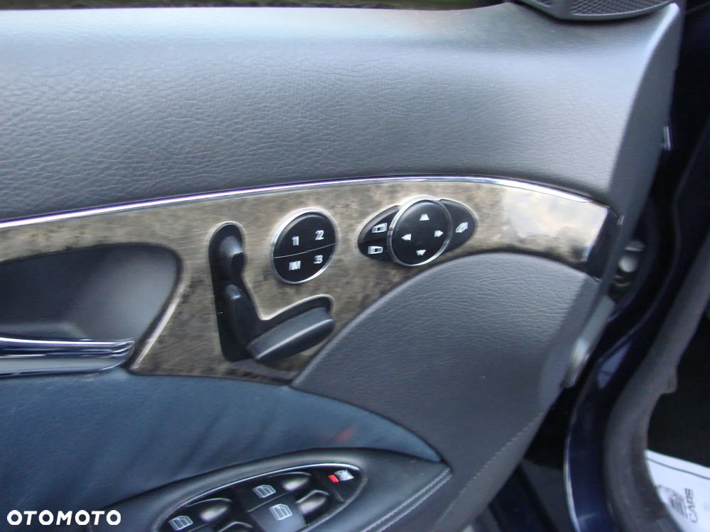 Mercedes-Benz Klasa E 55 AMG Automatik - 29